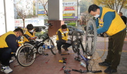창원레포츠파크 김해지점 자전거 수리 봉사