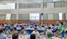거창 고제면새마을지도자협 어르신 보양식 대접