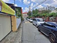 합포중학교 인근 이면도로 주차 차량, 통학길 안전 위협