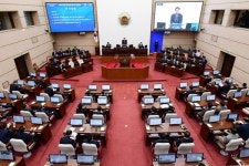 경남도의회 3월 임시회...도의원 11명 도정질문