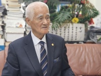 손자녀까지 빚 대물림 고리 끊은 80대 창원 법무사