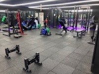 새벽 밝히는 24시 헬스장...알고 보면 불법