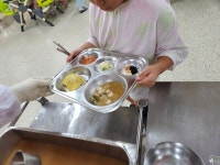 창원 사화초 급식 비위생적?...학부모들 개선 필요 목소리
