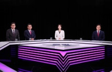 경남도지사·부산·울산시장, 방송 토론회에서 뭉쳐야 산다