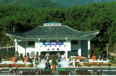 [김구연 사진국장의 그땐 그랬지] 1999년 진해 천자원 준공