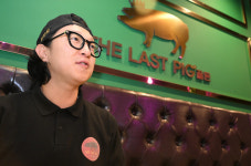 매달 노인들에게 따뜻한 한 끼 대접하는 청년 자영업자