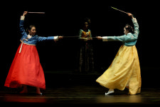 도내 극단들 이달 줄줄이 정기공연