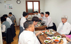 오늘은 콧노래 불렀어요 산호동 골목 활기 불어넣은 경남은행