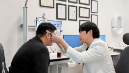 눈앞에 먼지 둥둥, 안과 가야 할까