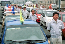 [김구연 사진국장의 그땐 그랬지] 대우자동차 1대 더 사주기 캠페인