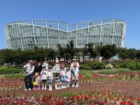 엄마·아빠 따라 연인·친구 함께 여기선 꽃길만 걸어요