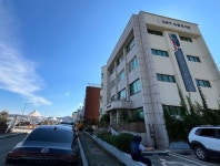 한국 시문학 거장 기리는 공간 독재 찬양 허물처럼 초라 [경남 문학관 가는 길 ⑤]