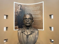 하늘은 깃발처럼 다정하고 바다는 마지막 인사처럼 파랗다 [경남 문학관 가는 길 ⑥]