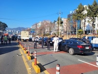 창원 도계광장삼거리서 12중 추돌…15명 경상