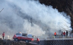 진주 집현면 야산서 산불...잔불 정리 중