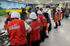 한국건강관리협회 경남지부 의창노인종합복지관 배식 봉사