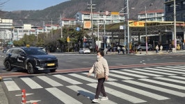 경남 사고다발지 진해 3호광장·냉천사거리 내리막길 무서워요