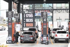 중동 긴장 고조에 기름값 껑충…경남 휘발유 값 2년 7개월 만 최고