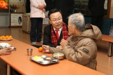 김성제 의왕시장, 명절 앞두고 불우이웃 찾아