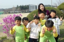 철원 문혜초교, ‘학생존중 사랑의 명찰 달아주기’ 행사 가져