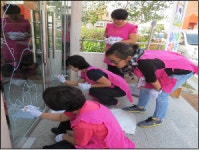 창문너머로 보는 세상에 희망이 보여요