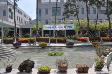아름다운 꽃과 함께 ‘힐링공간’으로 변모한 추모공원