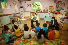 어린이집 선생님이 된 조유행 하동군수