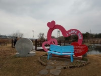 오산시, 연꽃단지·캠핑장 내 포토존 설치