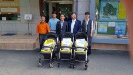 한국감정원 경북안동지사 안동시 도산서원 관리사무소 유모차 기증