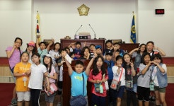 군포시 둔전초교 학생들 시의회견학 및 체험활동