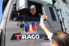 구정주유소, 화물차 기사 무료 생수 증정 사은 행사