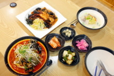 제주 중문맛집 서귀포에 위치한 영실국수 제주도 고기국수를 대표하는 전통맛집