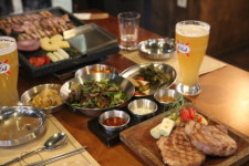 야탑역맛집 꿀돼지식당, 회식모임장소로 눈길 “호텔쉐프 출신 대표가 개발한 돼지구이”