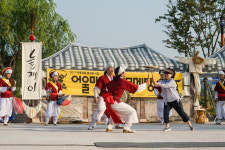 어울마당 풍물세상, ‘전통예술원 놀제이-소 싸움판 우왕전’