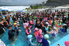 영주시 무료 개방 물놀이장 ‘북새통’…‘아이들의 인기 놀이터’