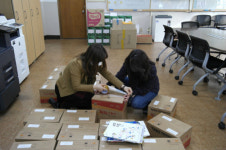 개학일 기다리다 지쳐 택배로 보내는 교과서