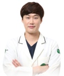 중풍 후유증으로 나타나는 구안와사·안면신경마비, 치료 고려해야
