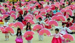 부채춤 보다 아름다워~