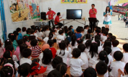 김윤주 군포시장, 철쭉대축제 책 사랑방서 동화 구연