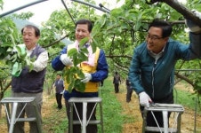 위기의 농촌돕기, 우리 모두 나서야
