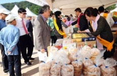 공연 보고 다문화 가족도 돕고