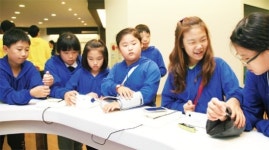 IT기기와 놀아요~ 도서산간지역 초등생 초청 삼성디지털시티 체험 학교