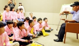 최경주 프로골퍼, 초등생 초청 즐거운 시간 보내