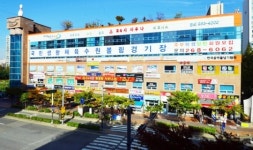 상가로 변한 스포츠센터, 지자체는 뒷짐만