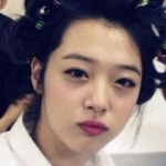 설리 미용실, 파마 중인데도… 대충 앉아있어도 빛나네
