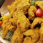 인종 비하 논란 흑형 치킨, 이태원 주점서 판매… 왜 이름을 그렇게?
