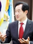 시청ㆍ전철역ㆍ공원 어디서나… 책 읽는 시민의 품격