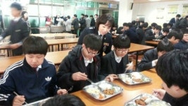 의정부경찰서, 천보중학교서 사랑을 나누는 점심 행사 가져