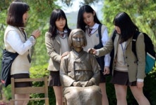 수원올림픽공원에 평화의 소녀상