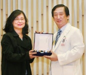 의료복지 향상 오산 무한돌봄센터에 감사패